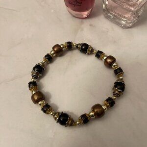 Elegant Black Brass and Gold Toned Beaded Stretch Bracelet